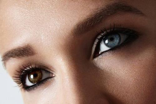 تأثیر عجیب رنگ چشم بر یک توانایی مهم